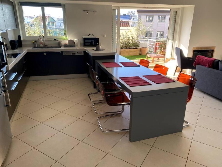 Spacious And Sunkissed 3Br & 2 Bathrooms Apartment Ateny Zewnętrze zdjęcie