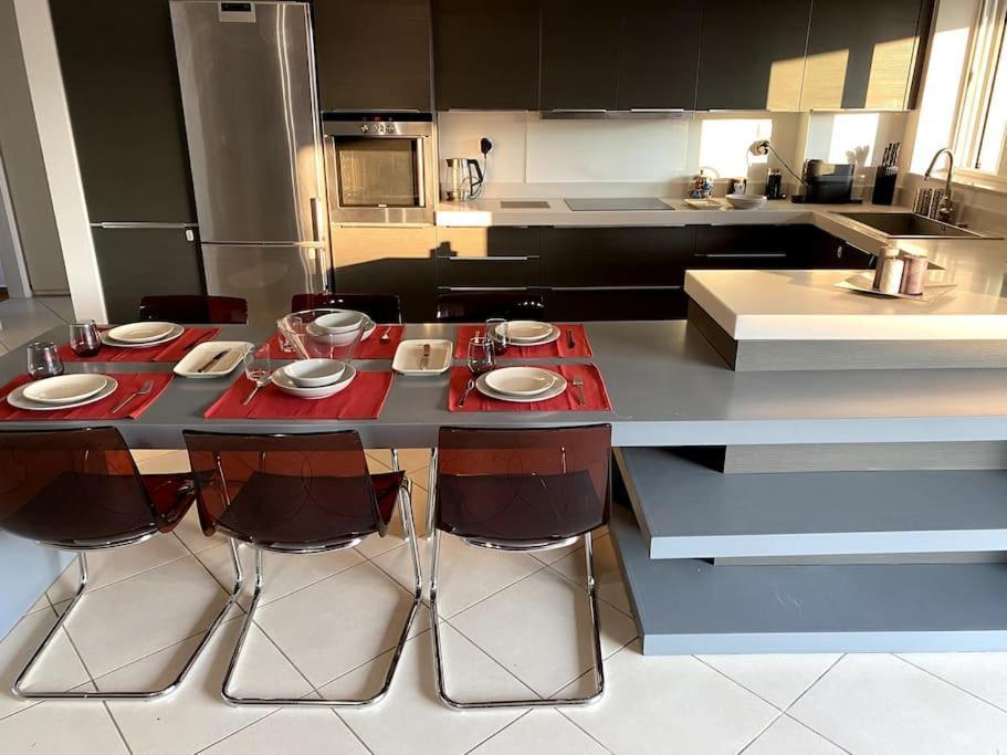 Spacious And Sunkissed 3Br & 2 Bathrooms Apartment Ateny Zewnętrze zdjęcie
