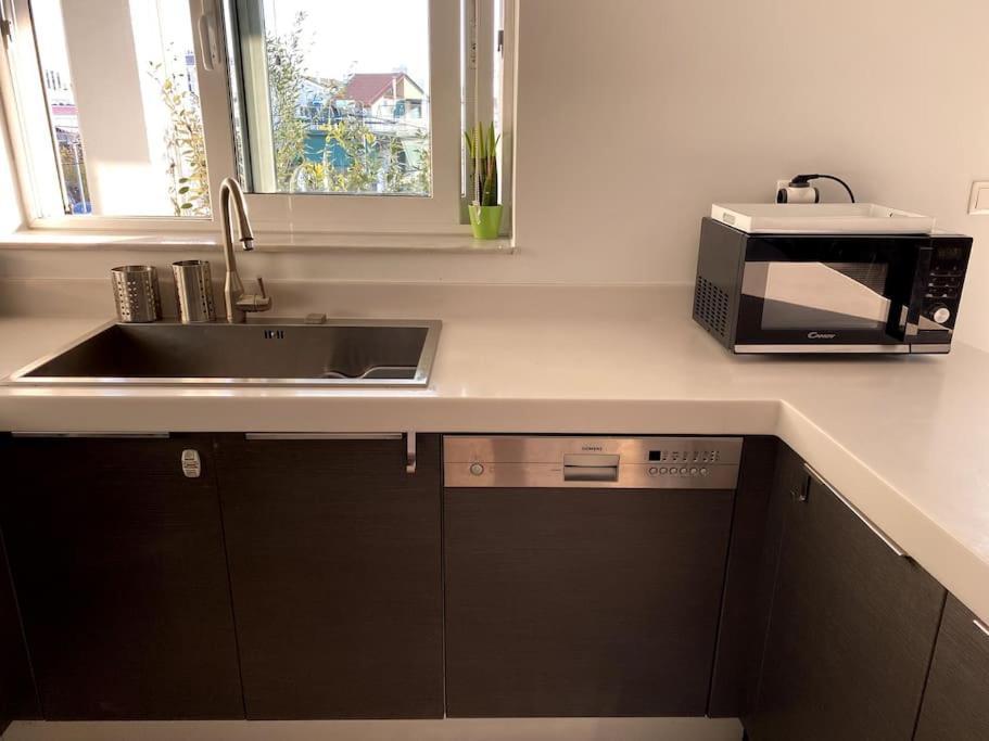 Spacious And Sunkissed 3Br & 2 Bathrooms Apartment Ateny Zewnętrze zdjęcie