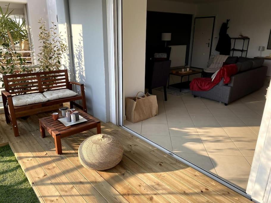 Spacious And Sunkissed 3Br & 2 Bathrooms Apartment Ateny Zewnętrze zdjęcie