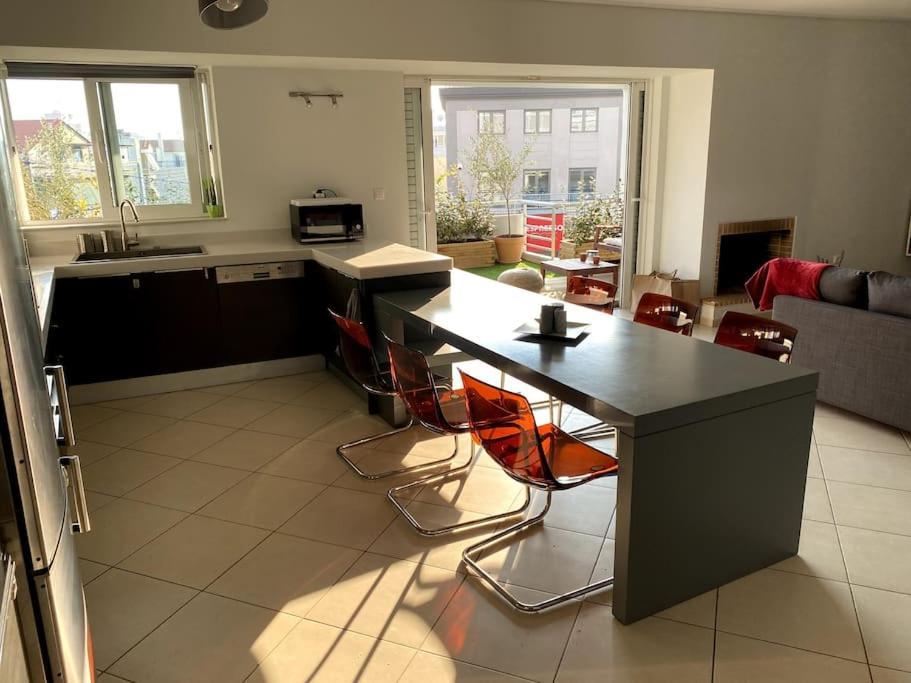 Spacious And Sunkissed 3Br & 2 Bathrooms Apartment Ateny Zewnętrze zdjęcie