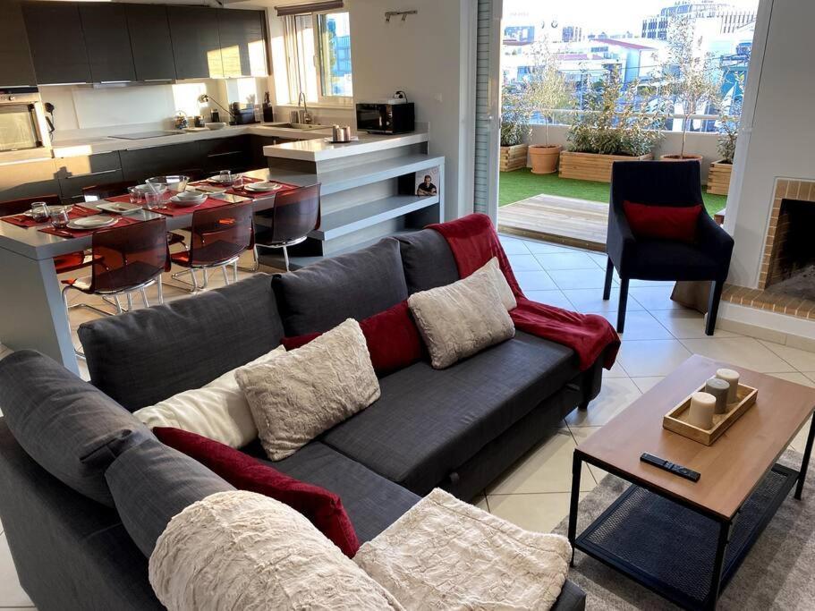 Spacious And Sunkissed 3Br & 2 Bathrooms Apartment Ateny Zewnętrze zdjęcie