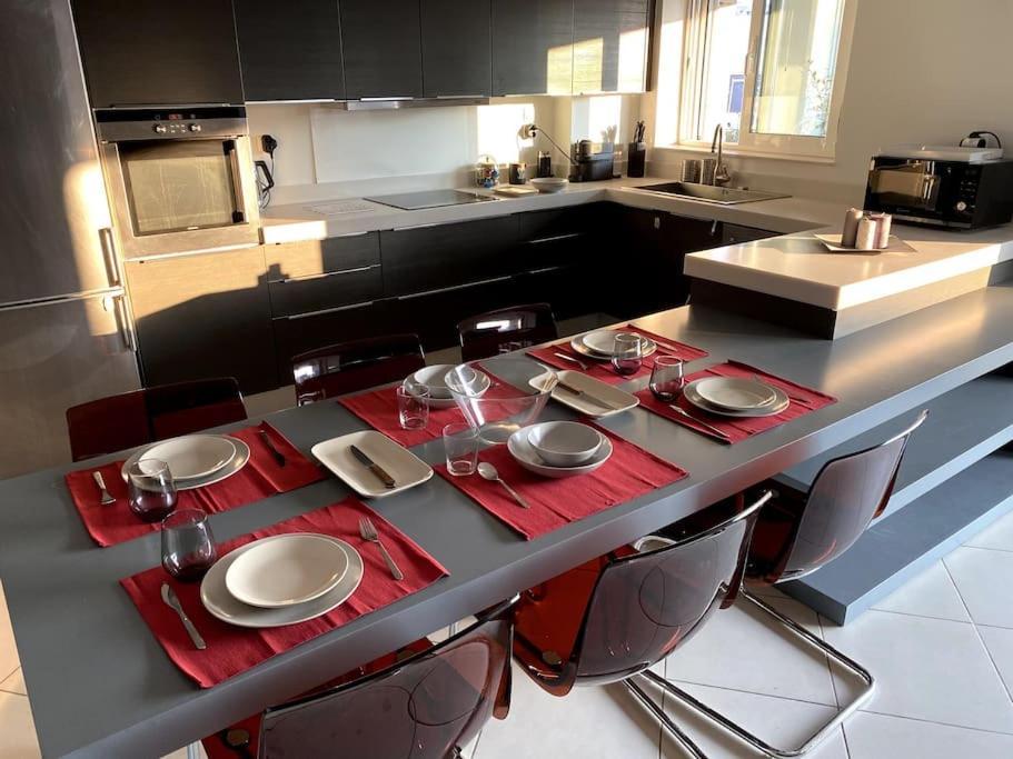 Spacious And Sunkissed 3Br & 2 Bathrooms Apartment Ateny Zewnętrze zdjęcie