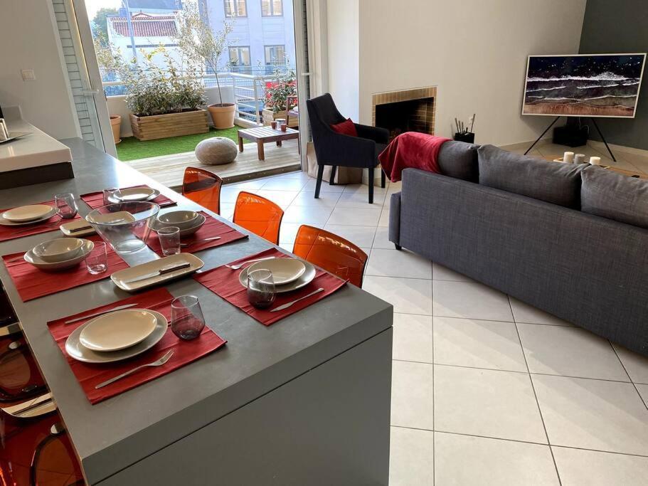Spacious And Sunkissed 3Br & 2 Bathrooms Apartment Ateny Zewnętrze zdjęcie