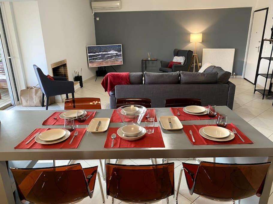 Spacious And Sunkissed 3Br & 2 Bathrooms Apartment Ateny Zewnętrze zdjęcie