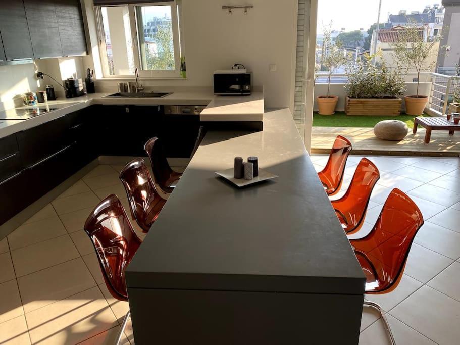 Spacious And Sunkissed 3Br & 2 Bathrooms Apartment Ateny Zewnętrze zdjęcie